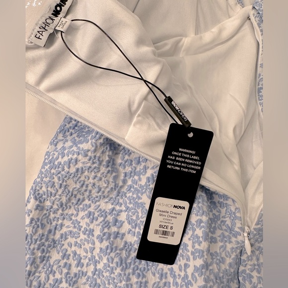 NWT Giselle draped BLUE FLORAL mini dress Fashion Nova - Picture 8 of 10